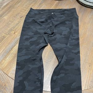 LULULEMON align crop pant, size 18, black camo